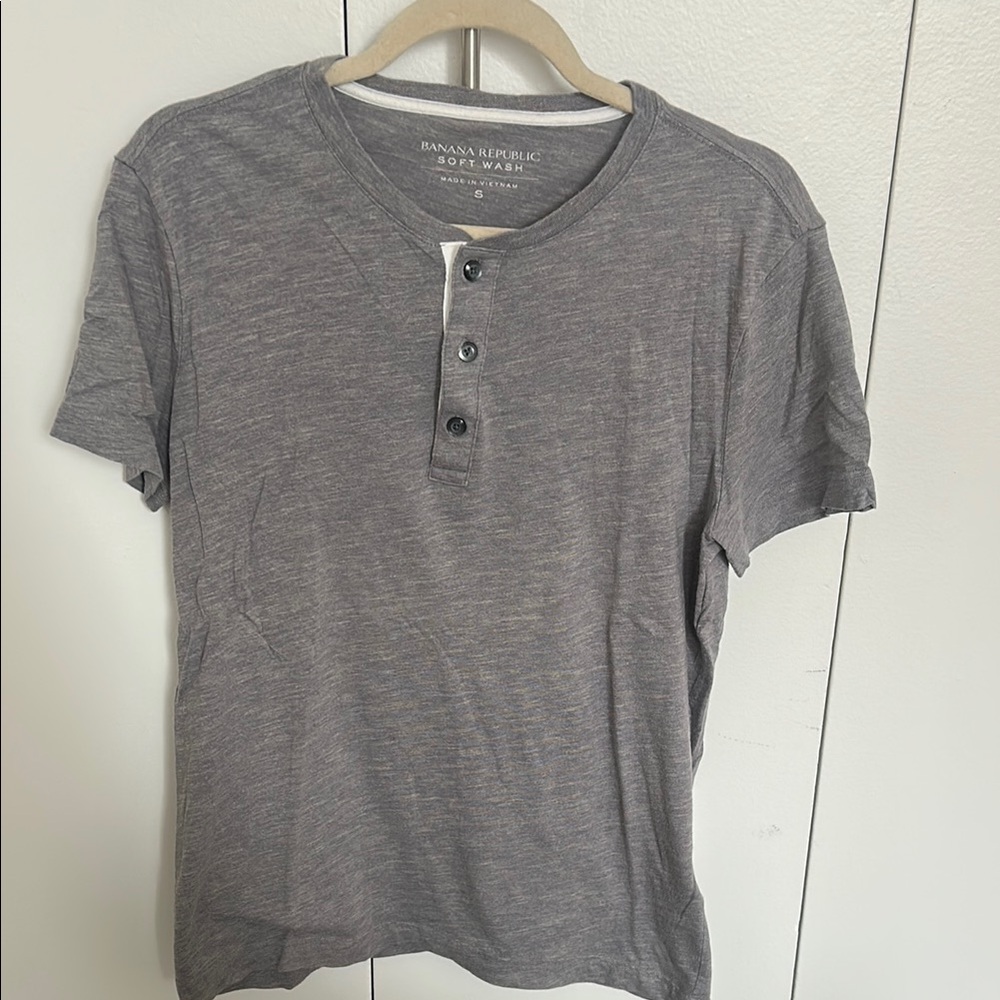 Banana Republic Gray Short Sleeve Tee Size Small